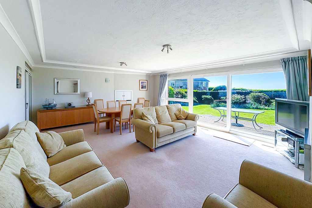 Property photo 3 of 22 Picture No. 37