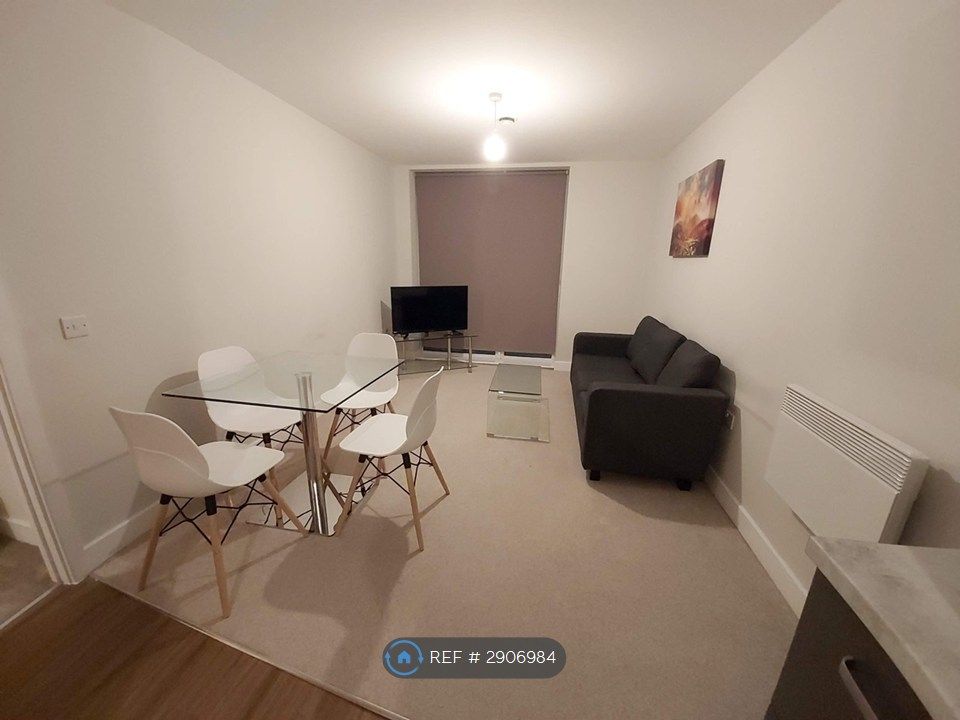 Property photo 1 of 27 Living Room