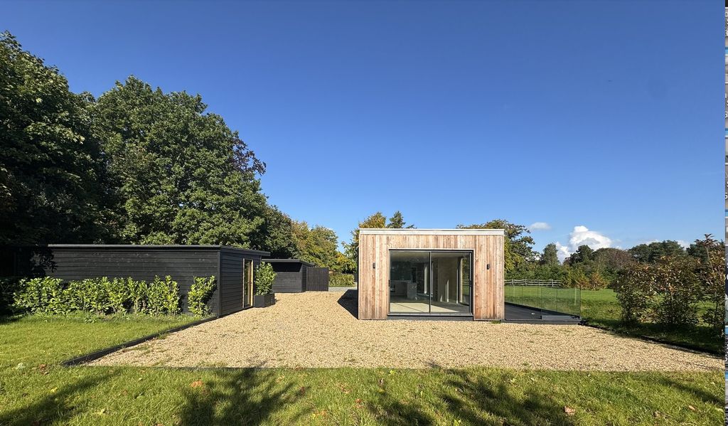 Additional image 8 of 4 bed property to rentPark Mews, Park Lane, Godden Green TN15