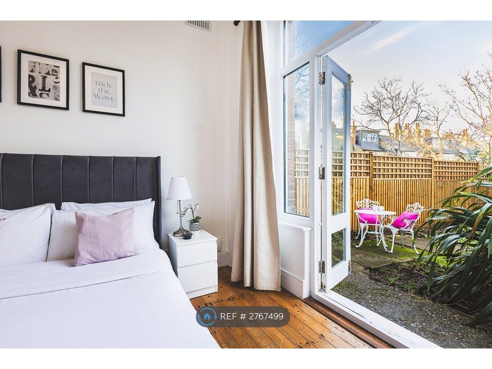 Property photo 1 of 15 Bedroom With Doors Opening Into Private Garden