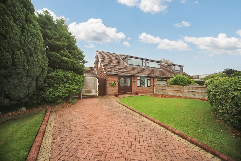 Property photo 2 of 21