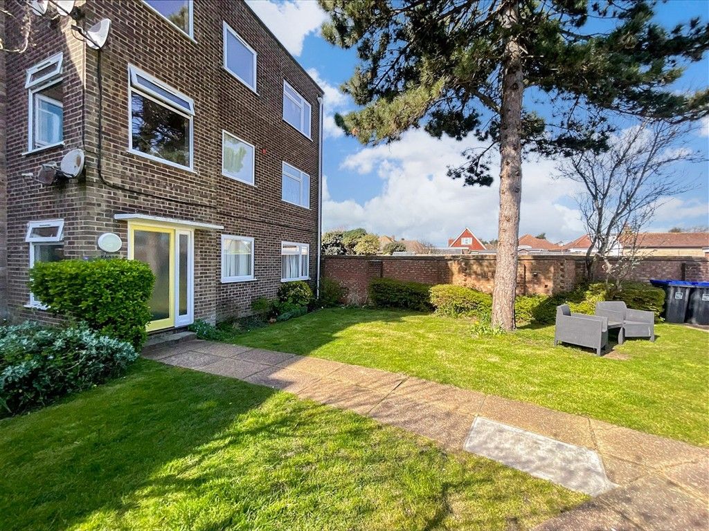 Property photo 2 of 13 Front Garden