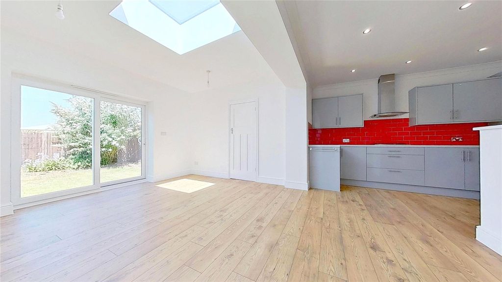 Property photo 3 of 14 Picture No. 05