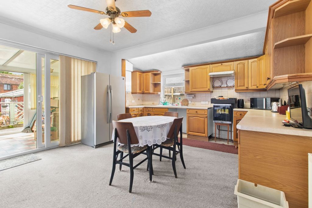 Property photo 3 of 18