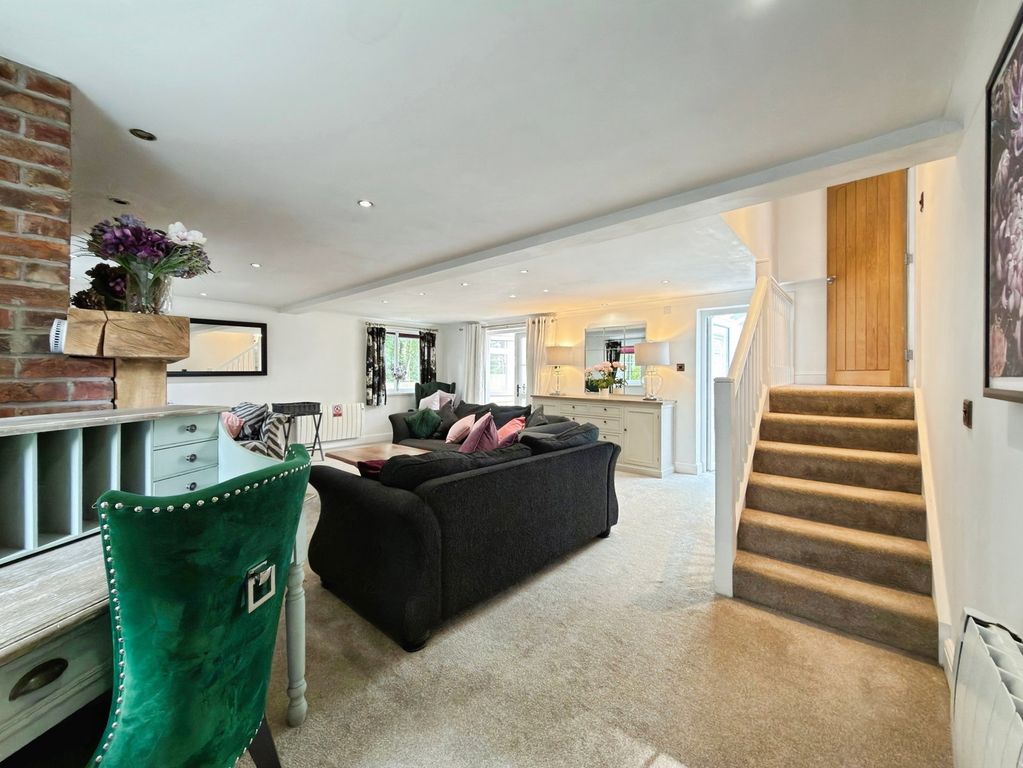 Property photo 3 of 35