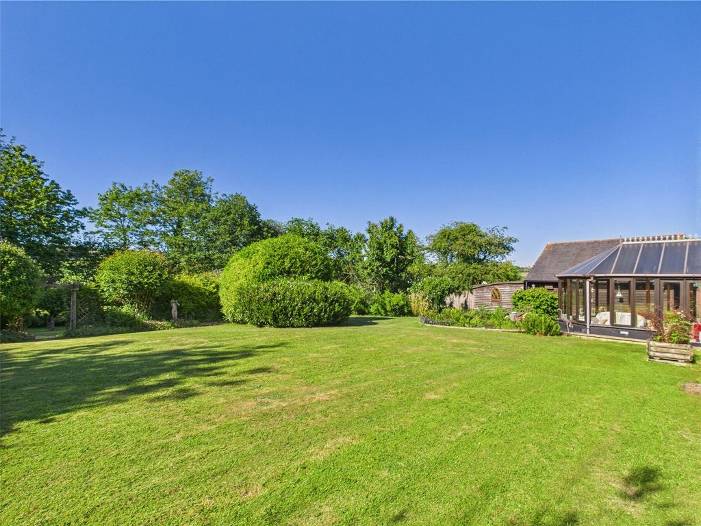 Property photo 3 of 30 Garden