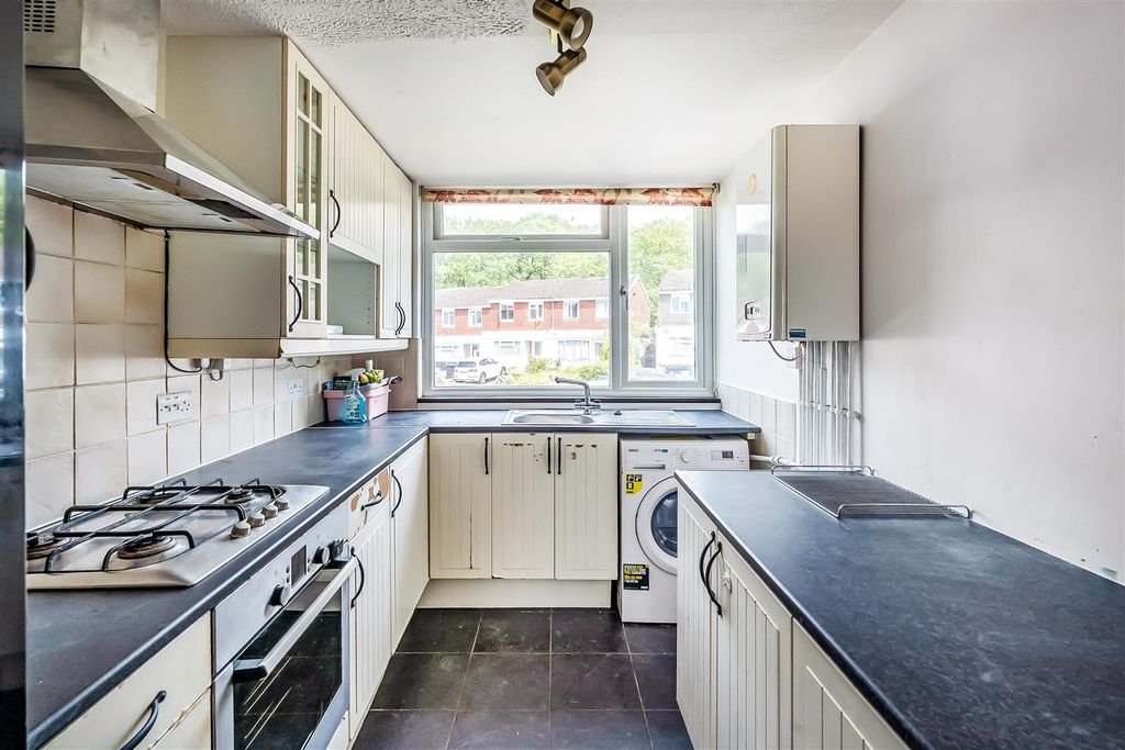 Property photo 2 of 12 4-Barnetts-Shaw-6.Jpg