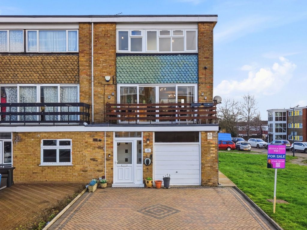 Property photo 1 of 17