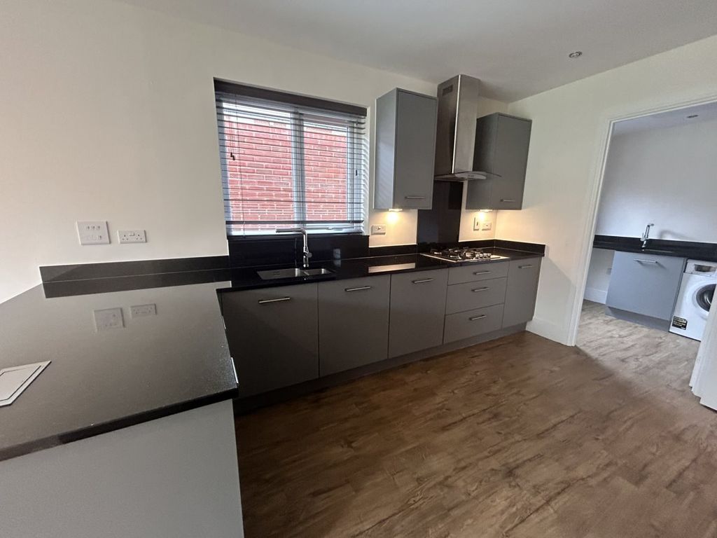 Property photo 3 of 27