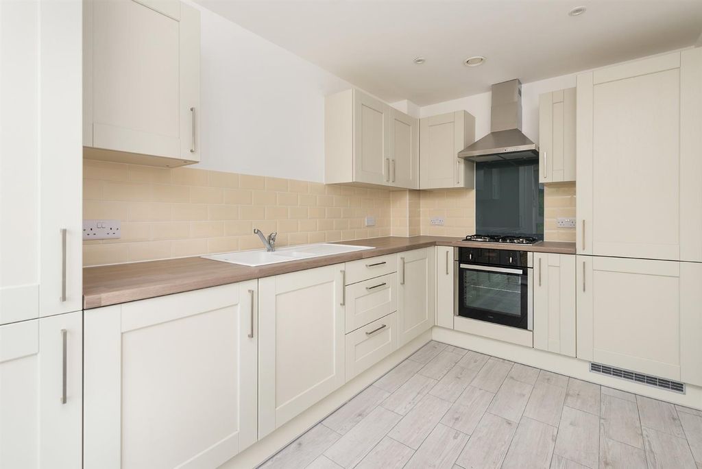 Property photo 3 of 9 Picture 3