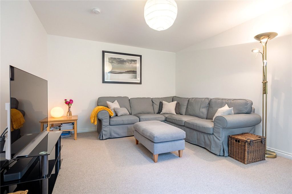 Property photo 2 of 14 Picture No. 03