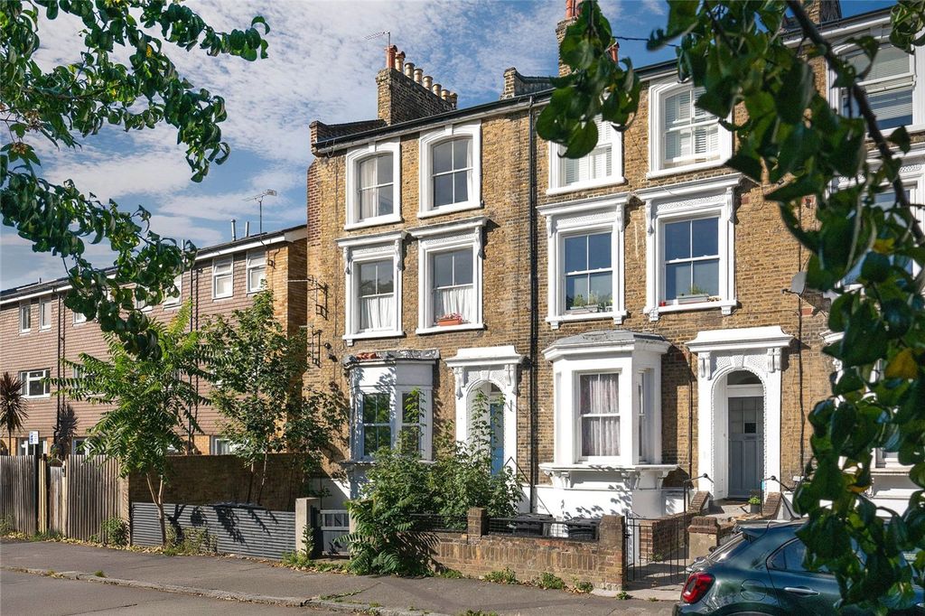 Property photo 1 of 13 Wetherell Road E9