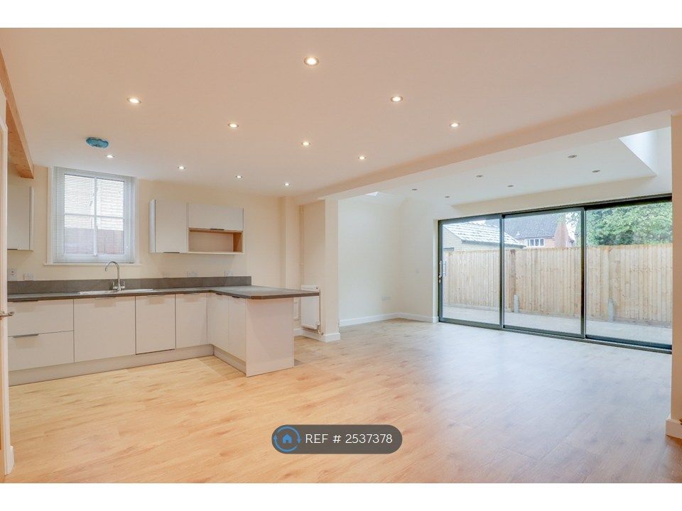 Property photo 3 of 27