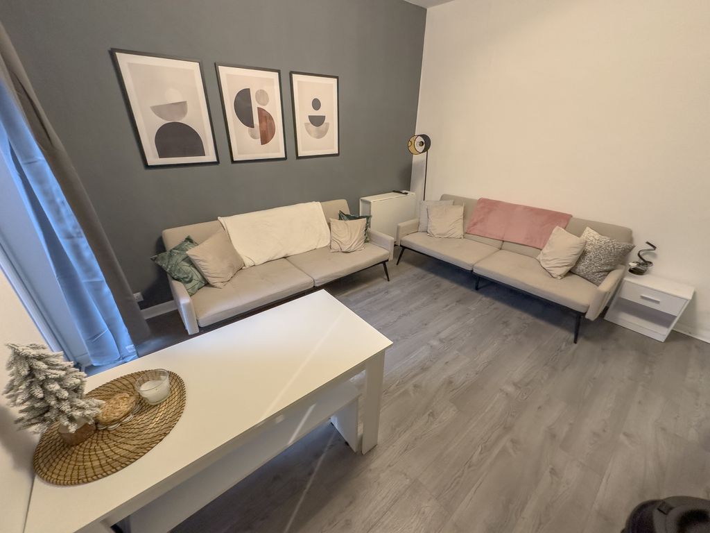 Property photo 1 of 8 7