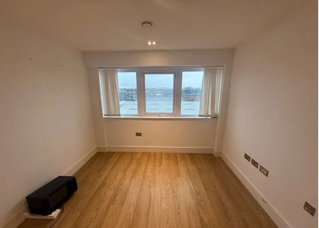 Property photo 2 of 8