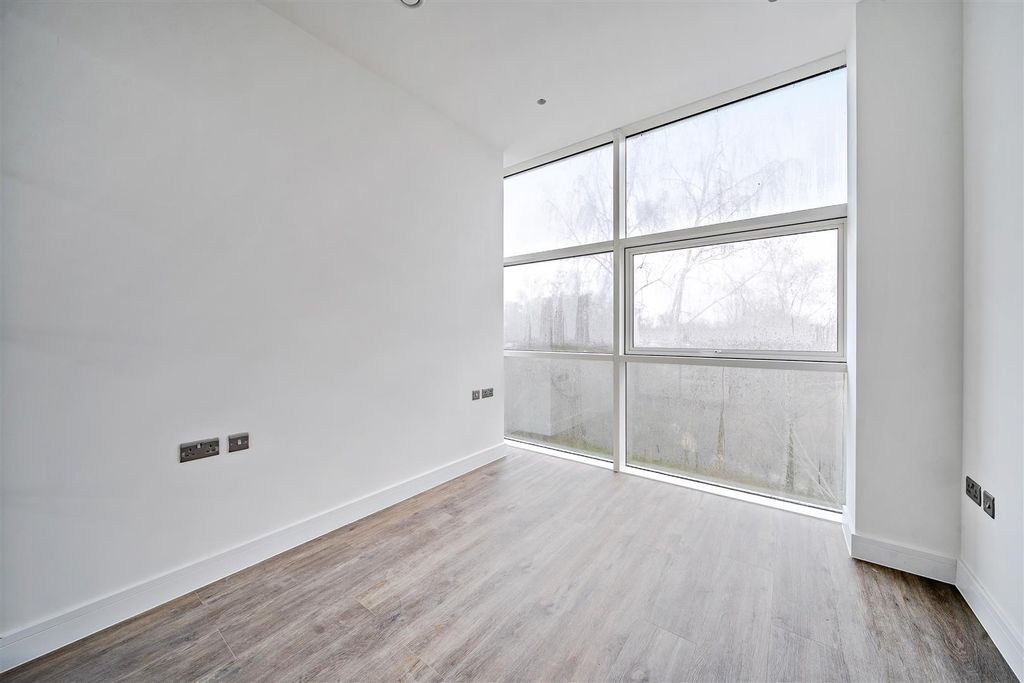 Property photo 3 of 22 1396527-5-6964Cb55E8Fff.Jpg