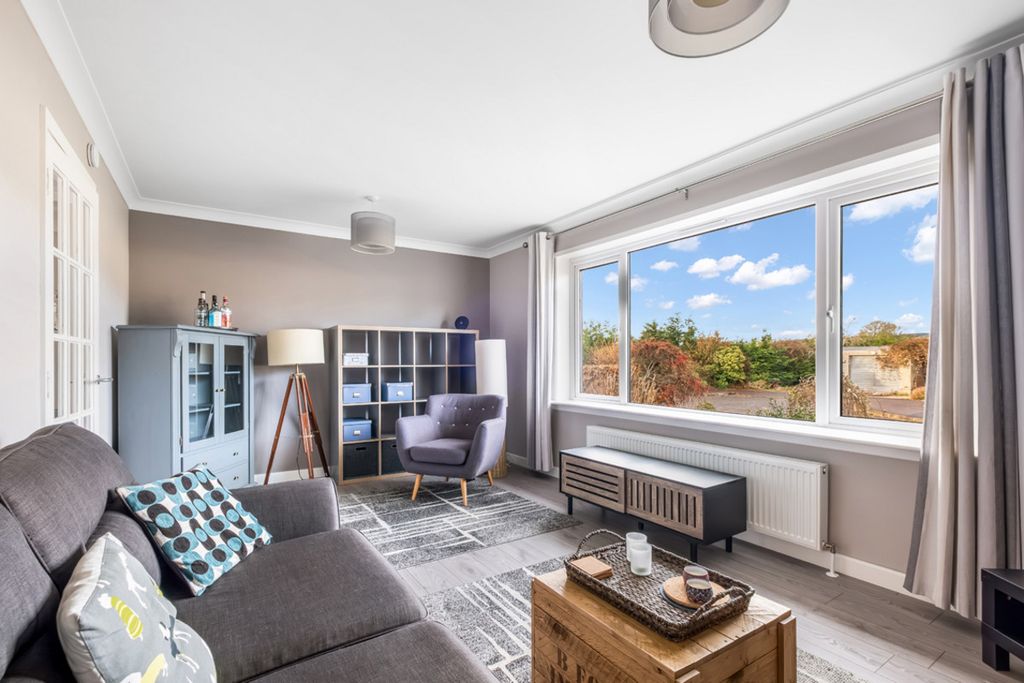 Property photo 3 of 32