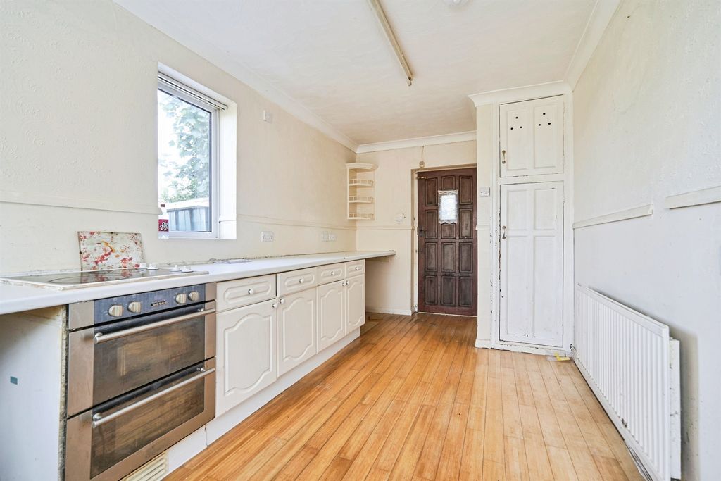 Property photo 2 of 14