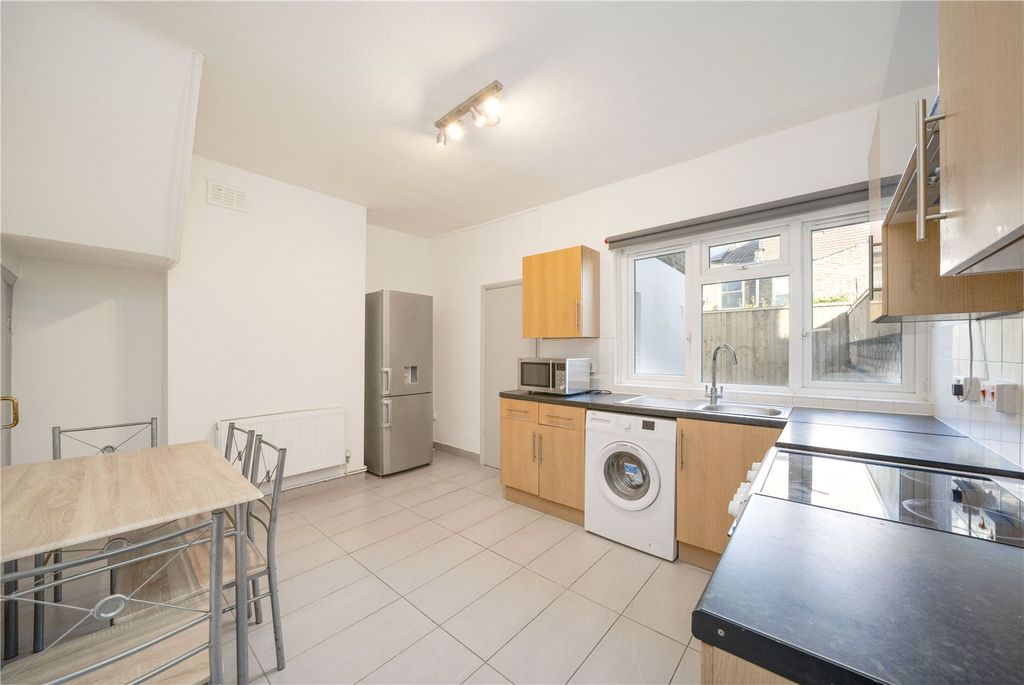 Property photo 3 of 8 Picture No. 04