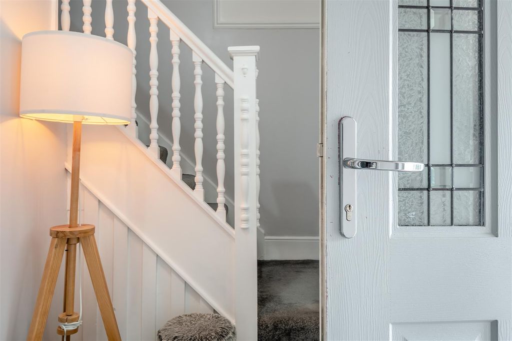 Property photo 3 of 30 8661177-Interior29.Jpg