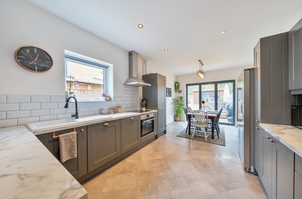 Property photo 2 of 25 1345968-36-68Af01...