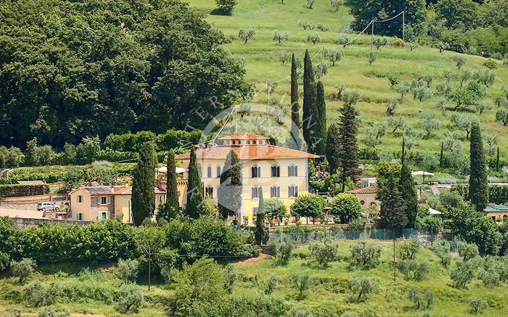 Property photo 1 of 35