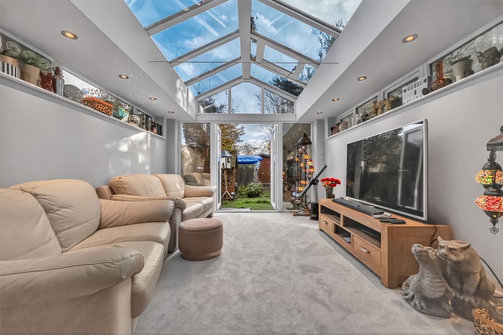 Property photo 1 of 20