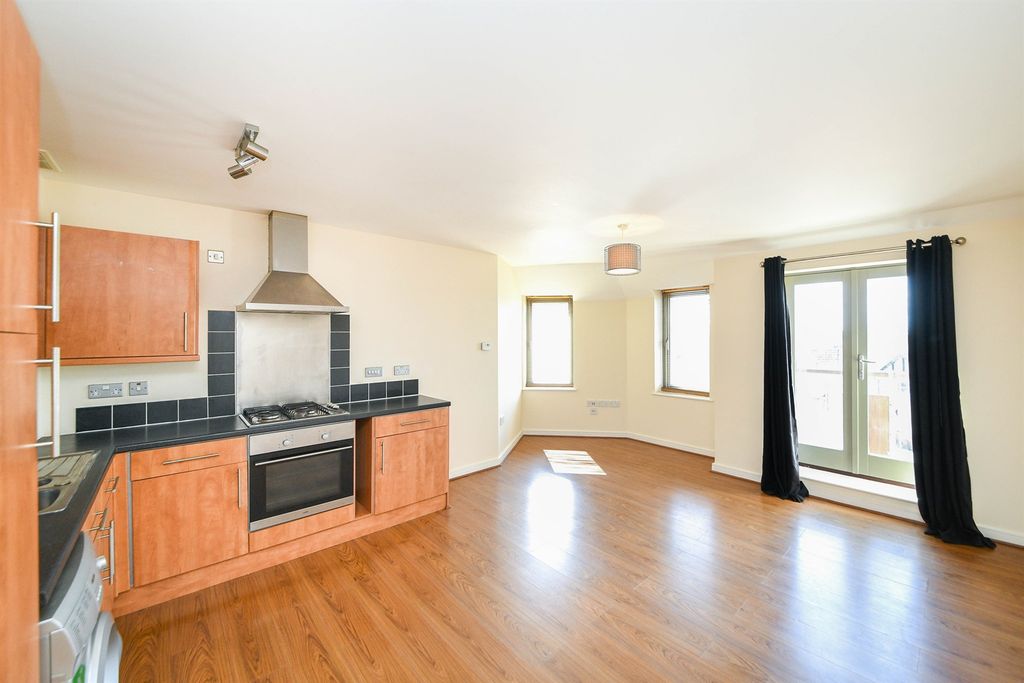 Property photo 2 of 13