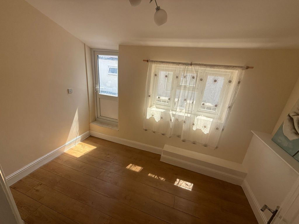 Property photo 1 of 15 Recently Refurbished 4-Bedroom HMO – High Specification Rooms Available