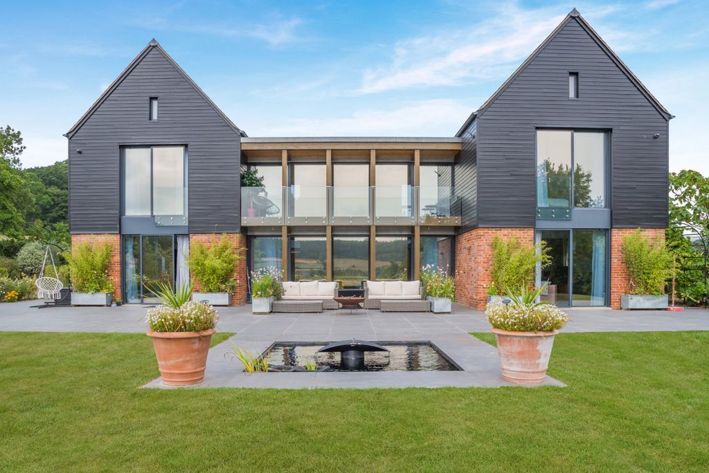 Property photo 2 of 26 Picture No. 21