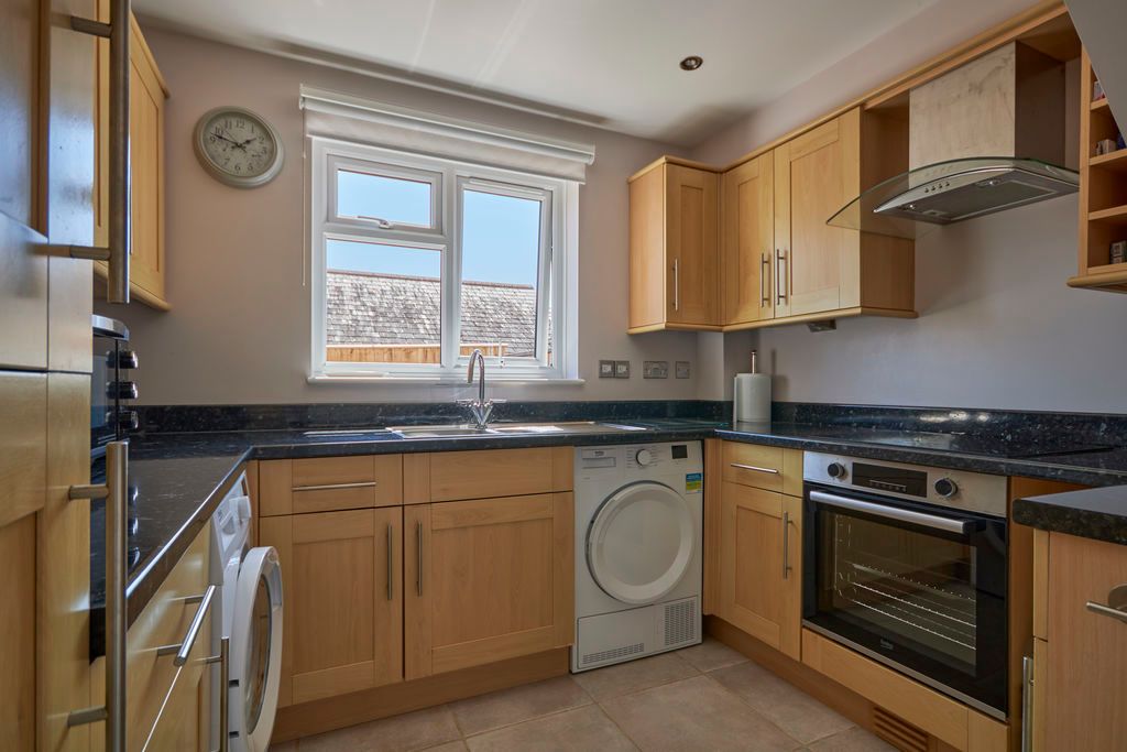 Property photo 3 of 13 Kitchen
