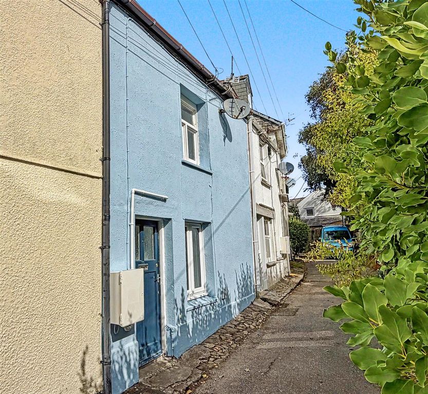 Property photo 1 of 11