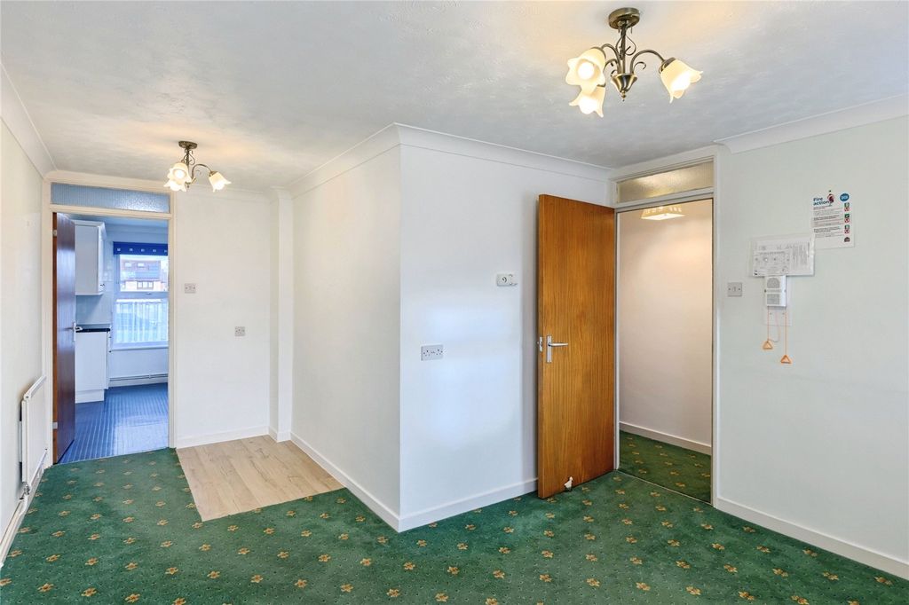 Property photo 2 of 10 Lounge