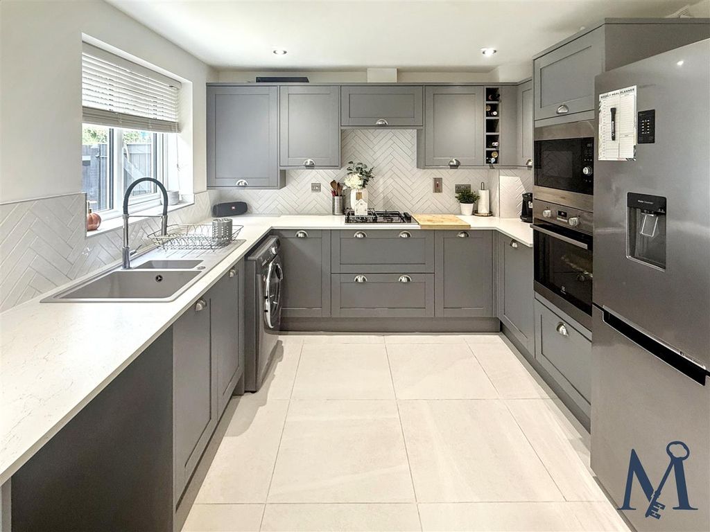 Property photo 3 of 20 Kitchen Diner