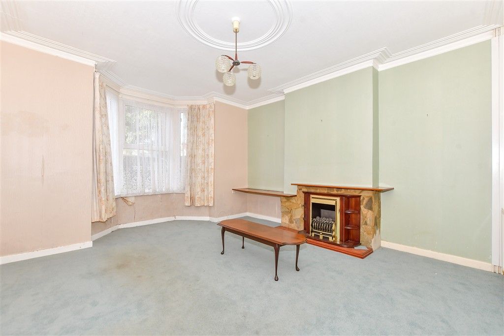 Property photo 3 of 10 Lounge