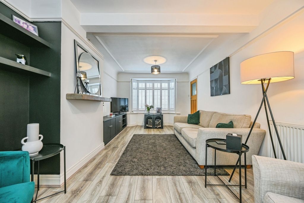 Property photo 2 of 17 Pbox-Img.Jpg