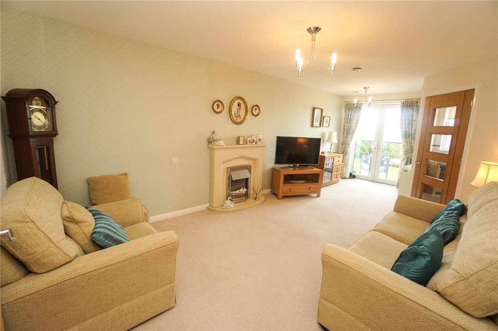 Property photo 2 of 13 Photo 12