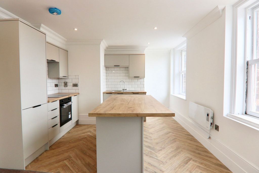 Property photo 3 of 18 Gallery