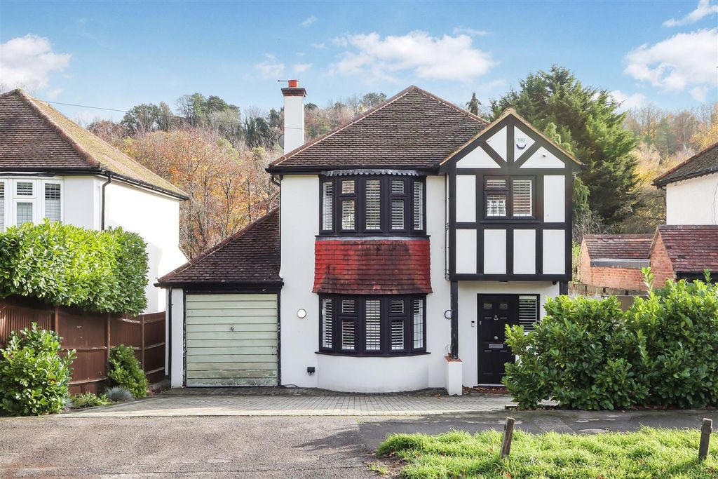 Property photo 1 of 22 1570328107 - 1.Jpg