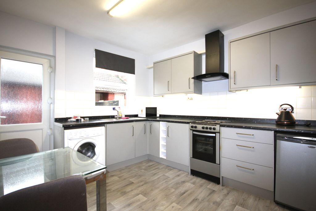 Property photo 2 of 9 Image