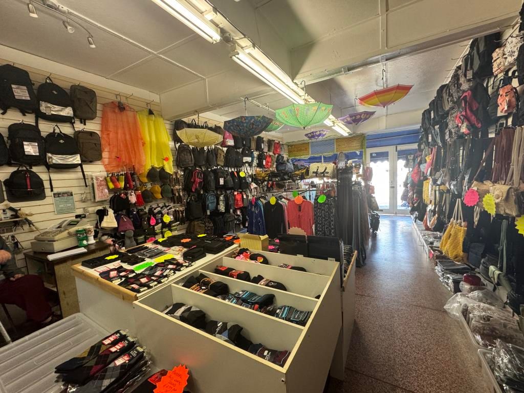 Property photo 3 of 9 Shop