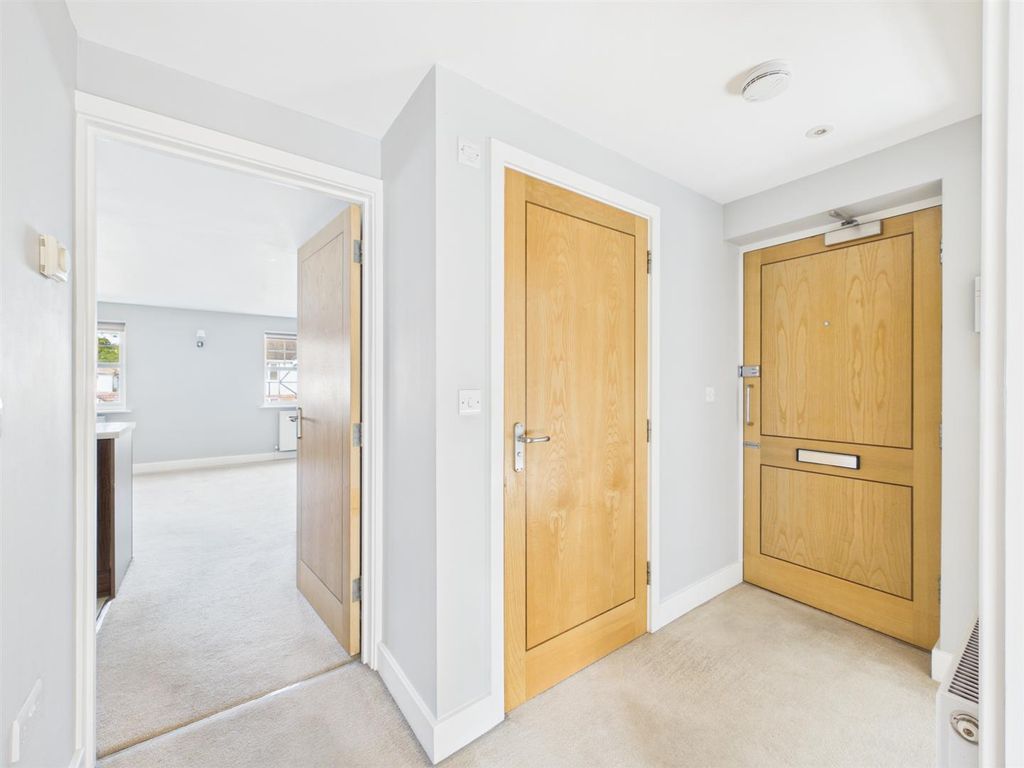 Property photo 1 of 10 Cam01563G0-Pr0345-Still001.Jpg