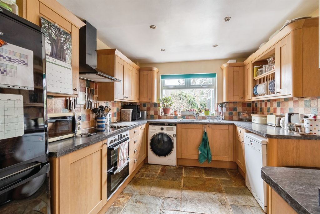 Property photo 3 of 16