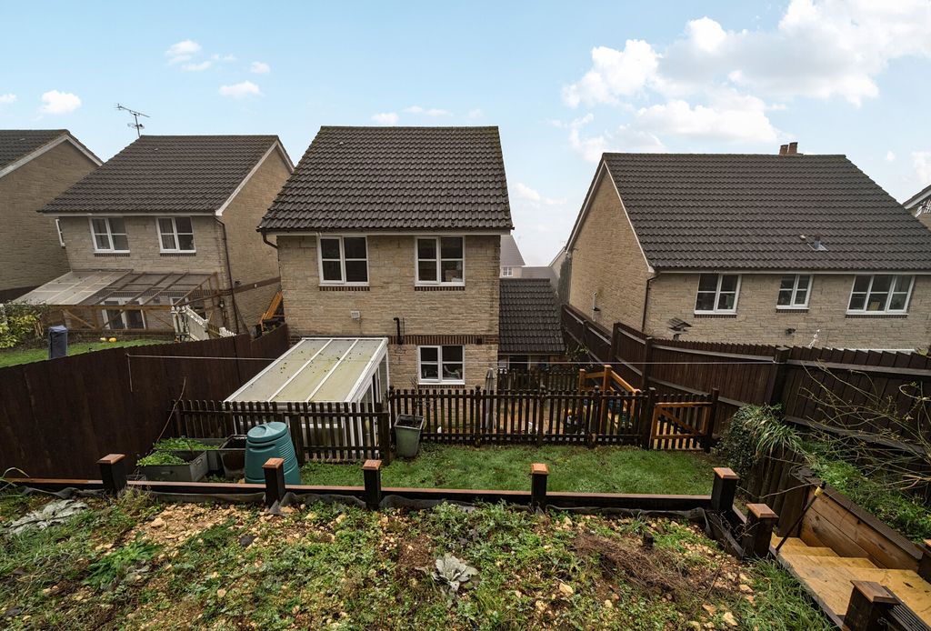 Property photo 3 of 20 1400488-18-696E09...