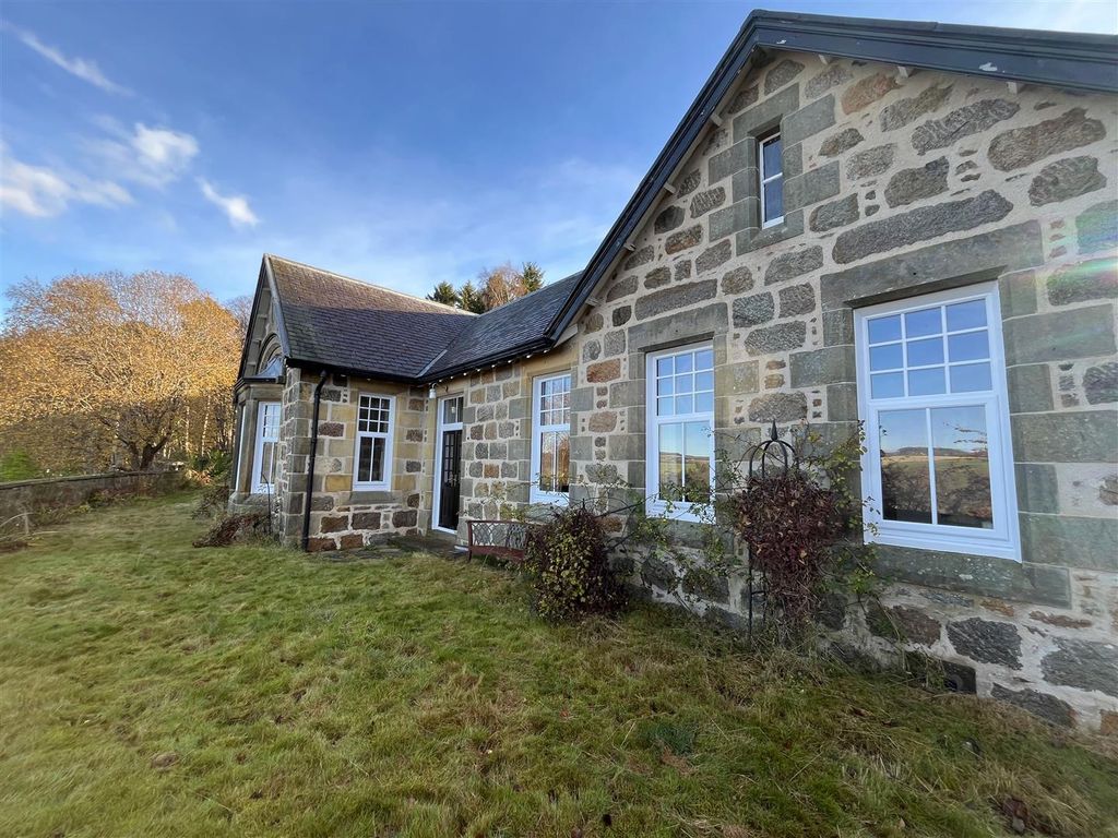 Property photo 2 of 39