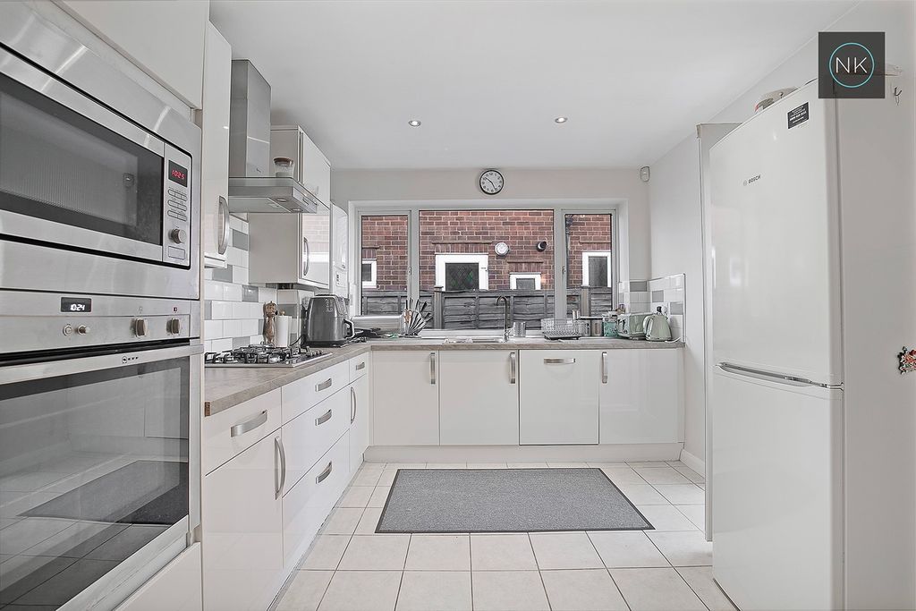 Property photo 3 of 24 4506776