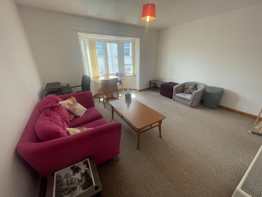 Property photo 2 of 6 Living Room