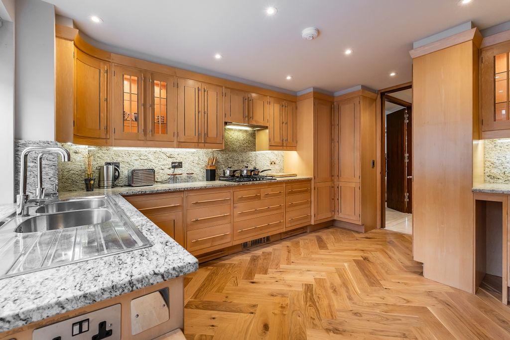 Property photo 3 of 15 Kitchen