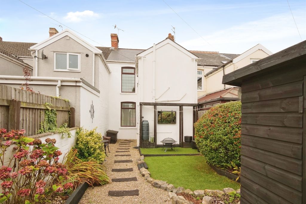 Property photo 2 of 12