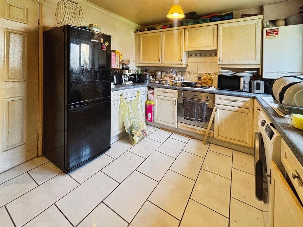 Property photo 2 of 12 Kitchen/Diner